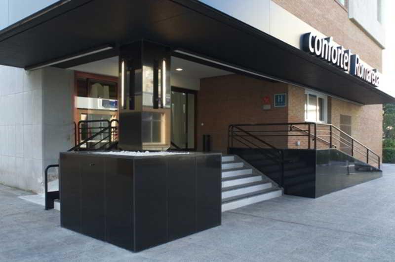 Ilunion Romareda Hotel Zaragoza Exterior photo