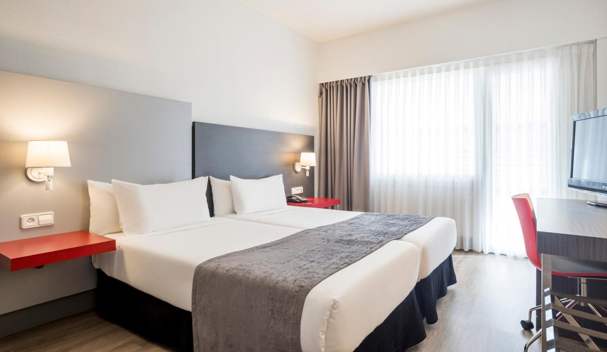 Ilunion Romareda Hotel Zaragoza Exterior photo
